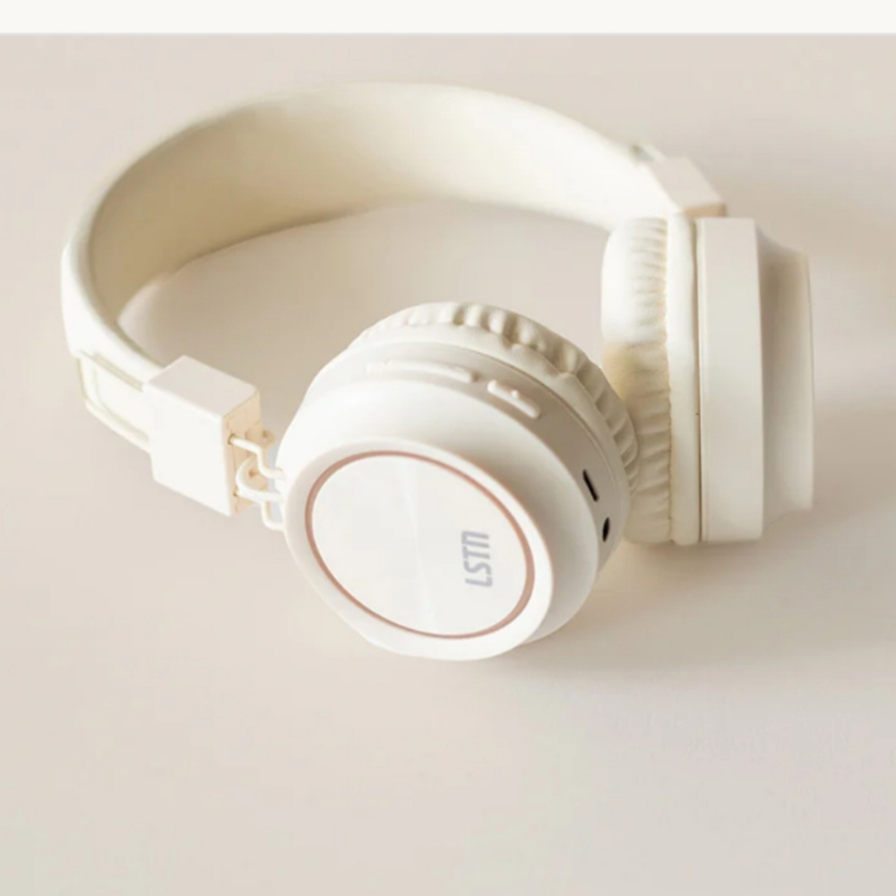 🌟"HOST PICK"🌟 , NWT White Wireles  Headphones
